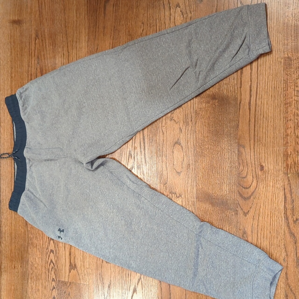 Under Armour Men's Gray Performance Jogger Pants